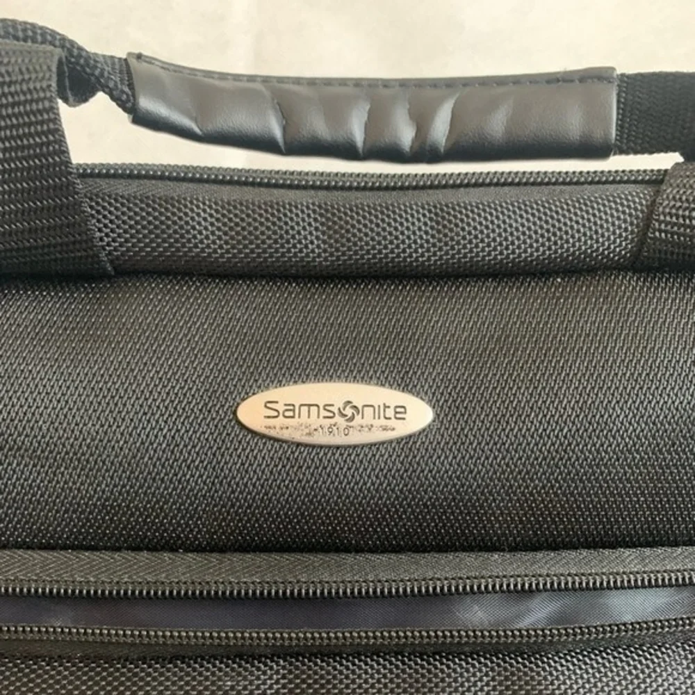 Samsonite black canvas